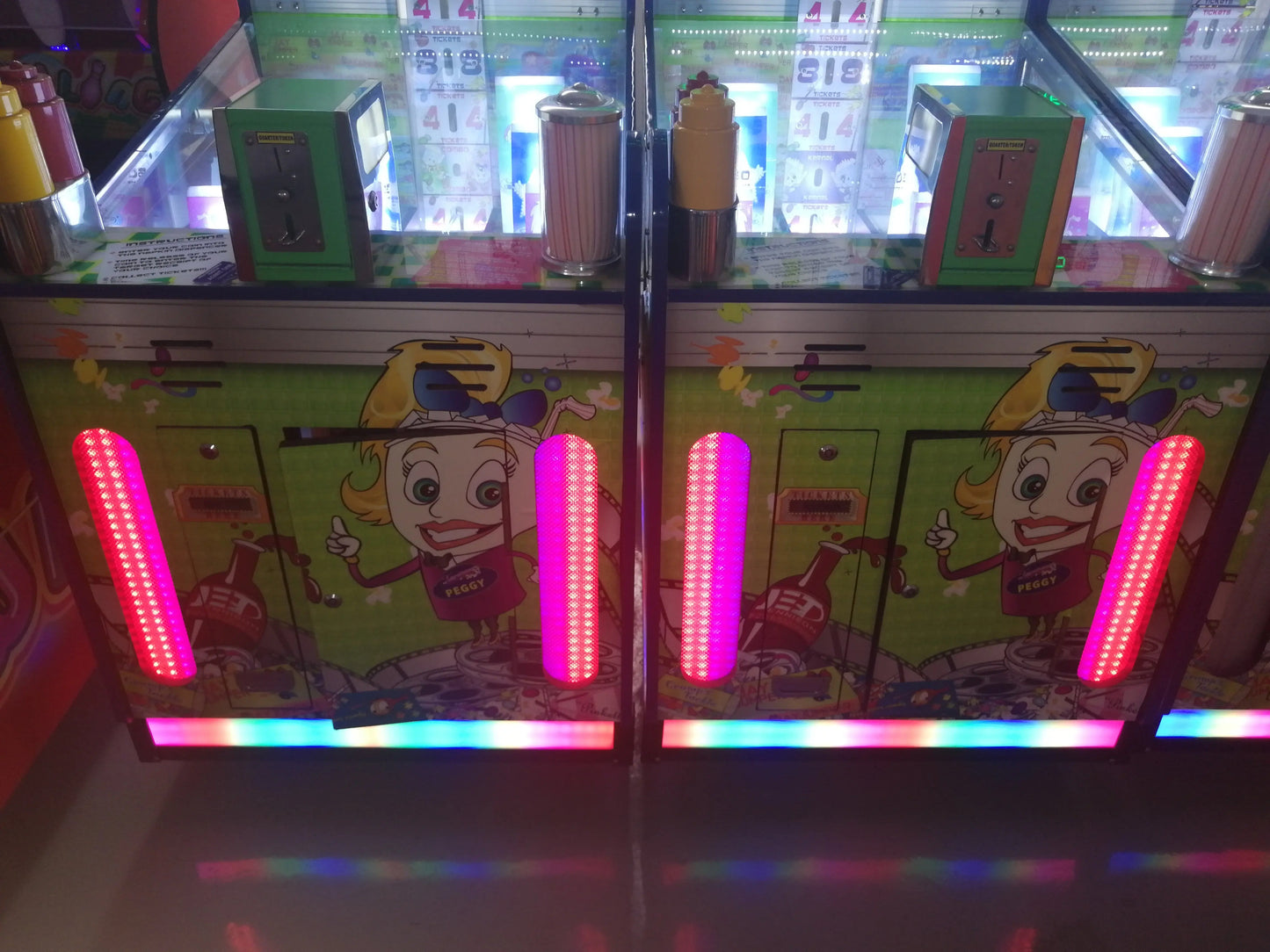 Hollywood-Reels-Tnter-mission-game-machine-Amusement-Coin-Operated-Lottery-Ticket-Redemption-games-Tomy-Arcade