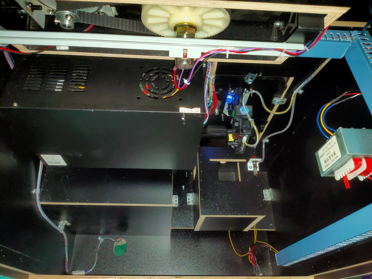 Upright-Outrun-Car-Race-Cabinet-Classic-Connection-Simulator-Spee-River-Classic-Arcade-Game-Machine-Tomy Arcade