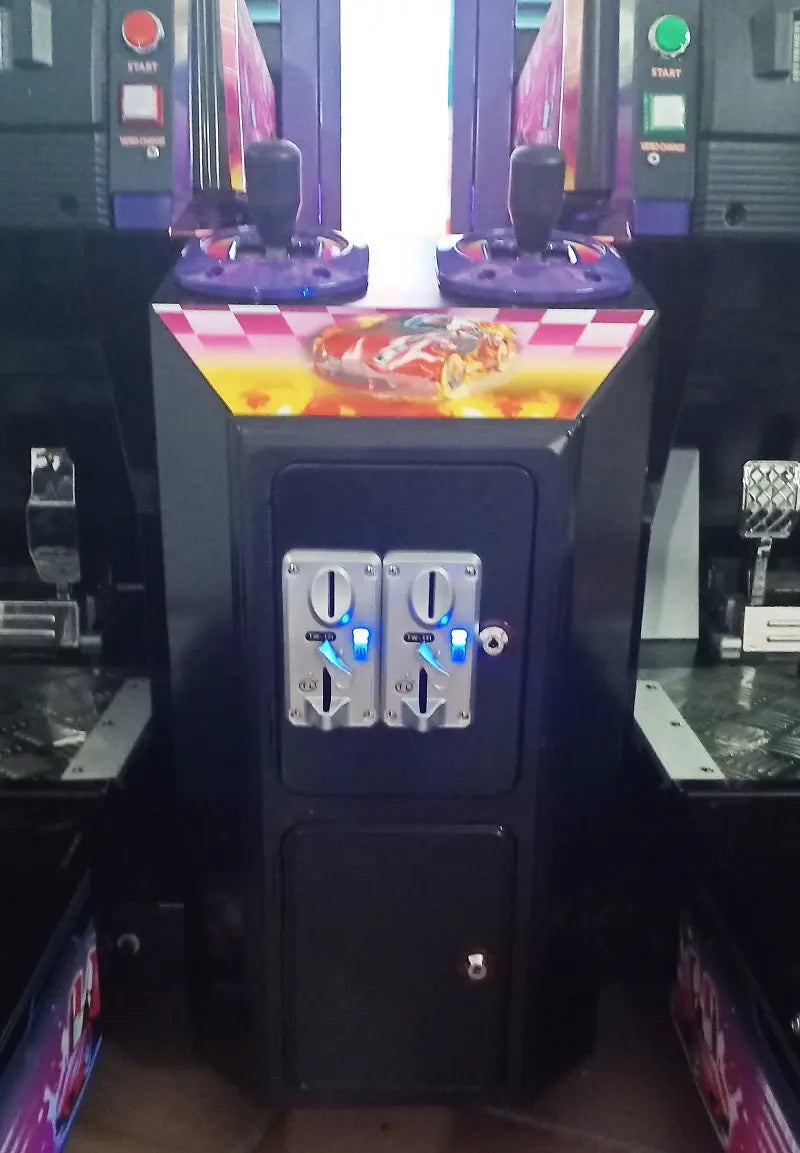 Classic-Connection-Outrun-car-race-games-simulator-double-players-arcade-Coin-Operated-game-machine-Tomy-Arcade