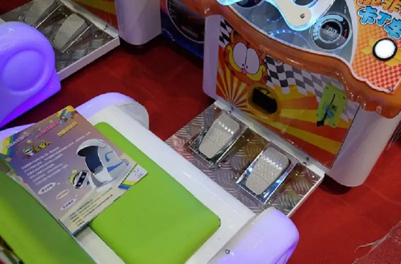 Garfield-Karting-Racing-car-game-machine-Coin-Operated-kids-Video-Arcade-games-for-2-Players-Tomy Arcade