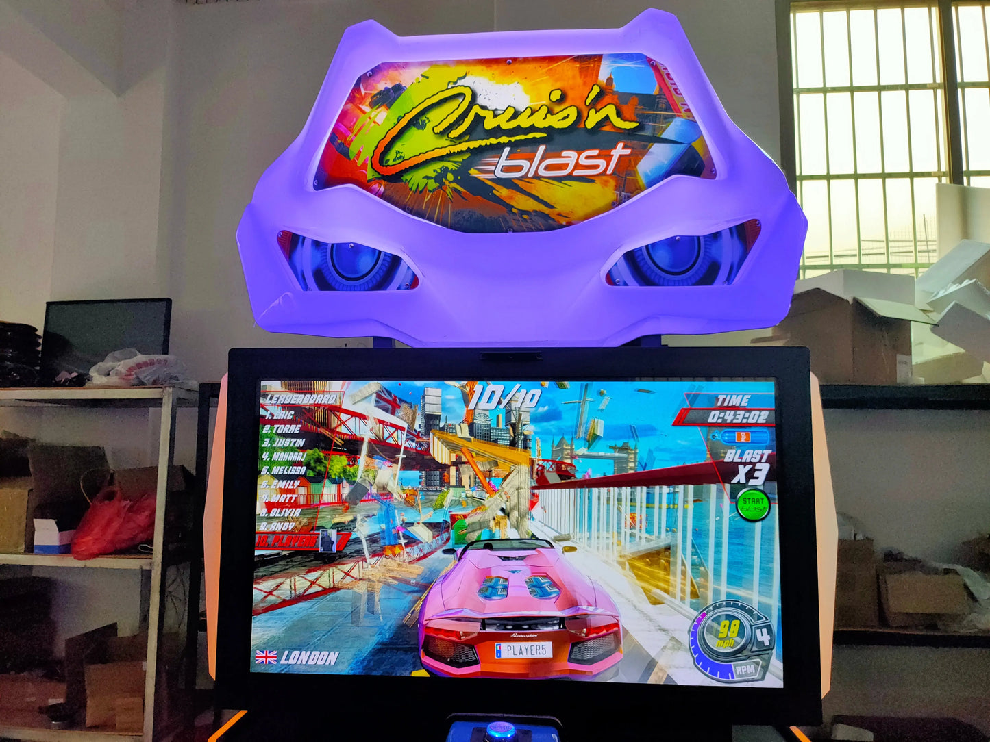 Cruising-Blast-Racing-Game-Machine-Cruis'n-Blast-Simulator-Racing-Car-Dynamic-Storm-game-Tomy-Arcade