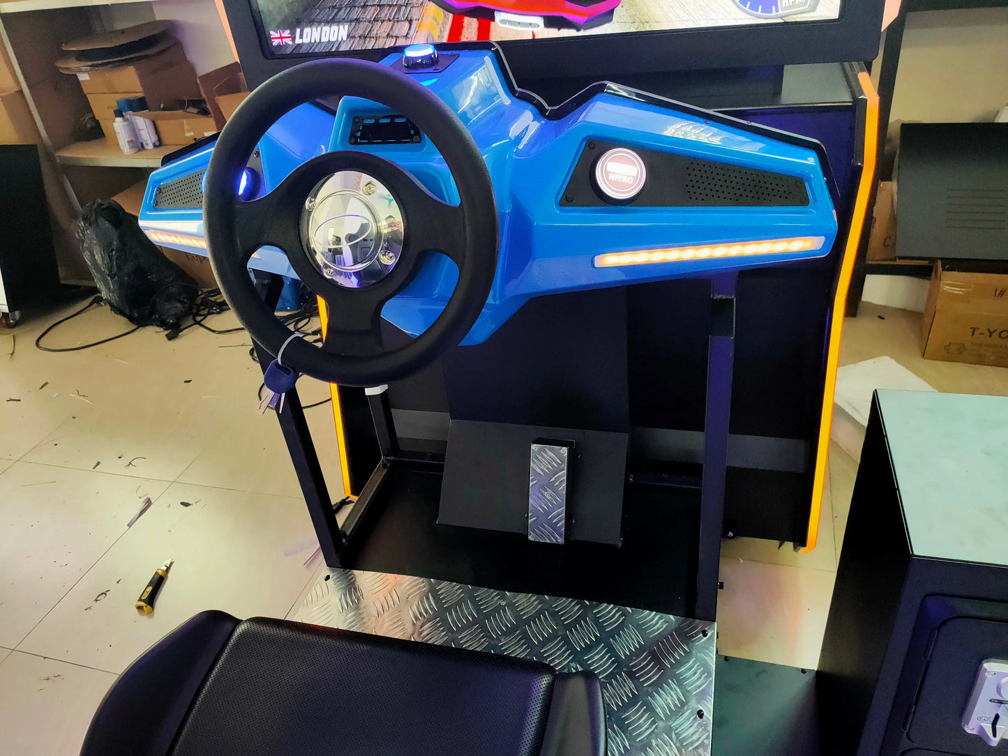 Cruising-Blast-Racing-Game-Machine-Cruis'n-Blast-Simulator-Racing-Car-Dynamic-Storm-game-Tomy-Arcade