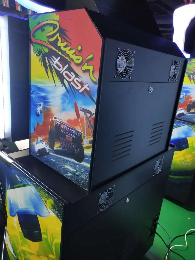 Cruising-Blast-Racing-Game-Machine-Cruis'n-Blast-Simulator-Racing-Car-Dynamic-Storm-game-Tomy-Arcade