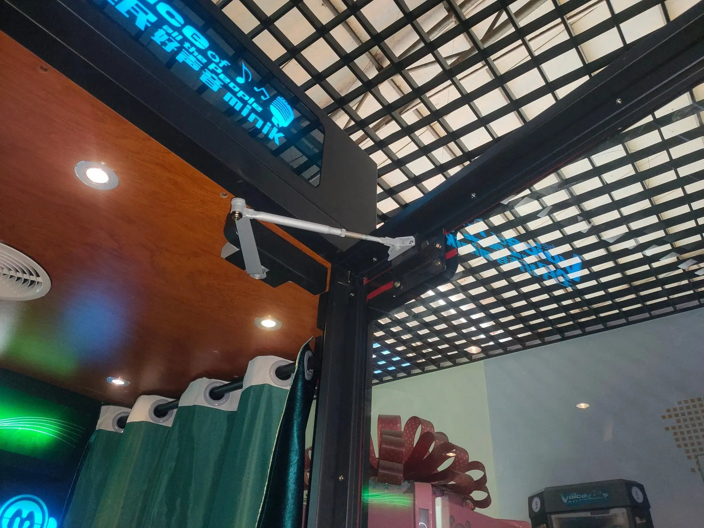 Mini-ktv-booth-music-karaoke-booth-Indoor-coin-operated-room-machine-custom-games-Tomy-Arcade