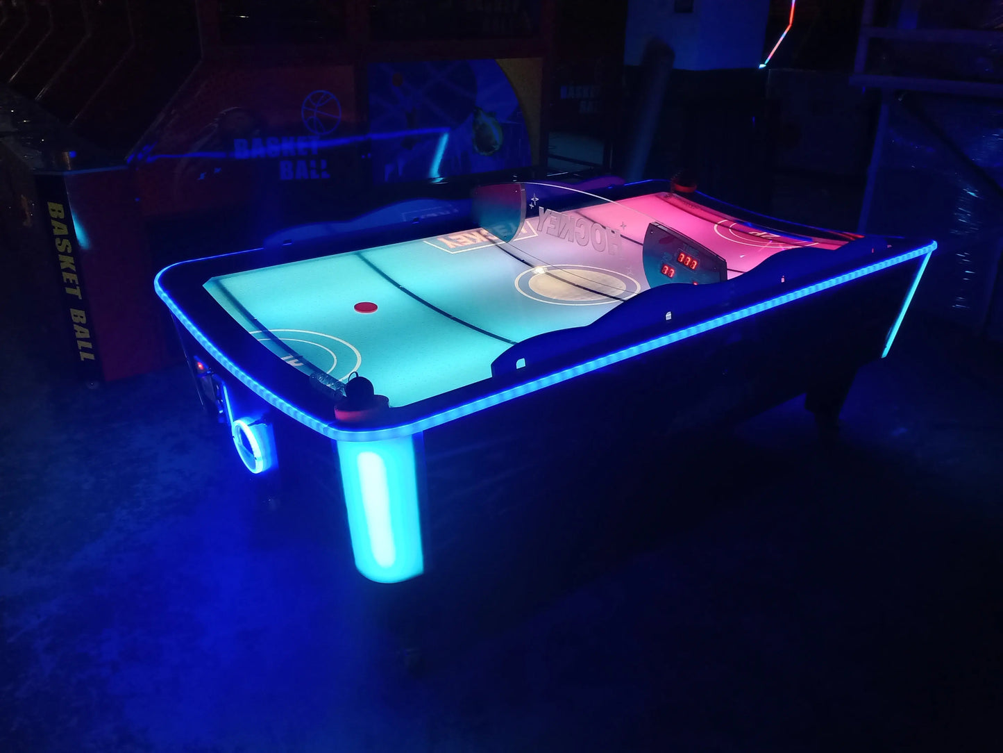 Curved-Surface-Air-Hockey-Arcade-Game-Machine-Classic-Sport-Air-Hockey-Table-Tomy-Arcade