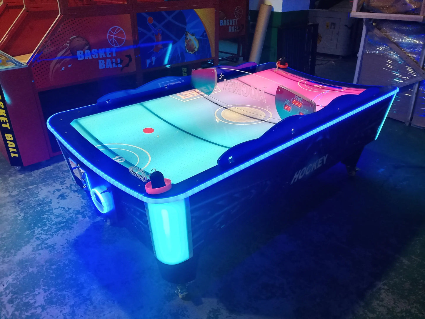 Curved-Surface-Air-Hockey-Arcade-Game-Machine-Classic-Sport-Air-Hockey-Table-Tomy-Arcade