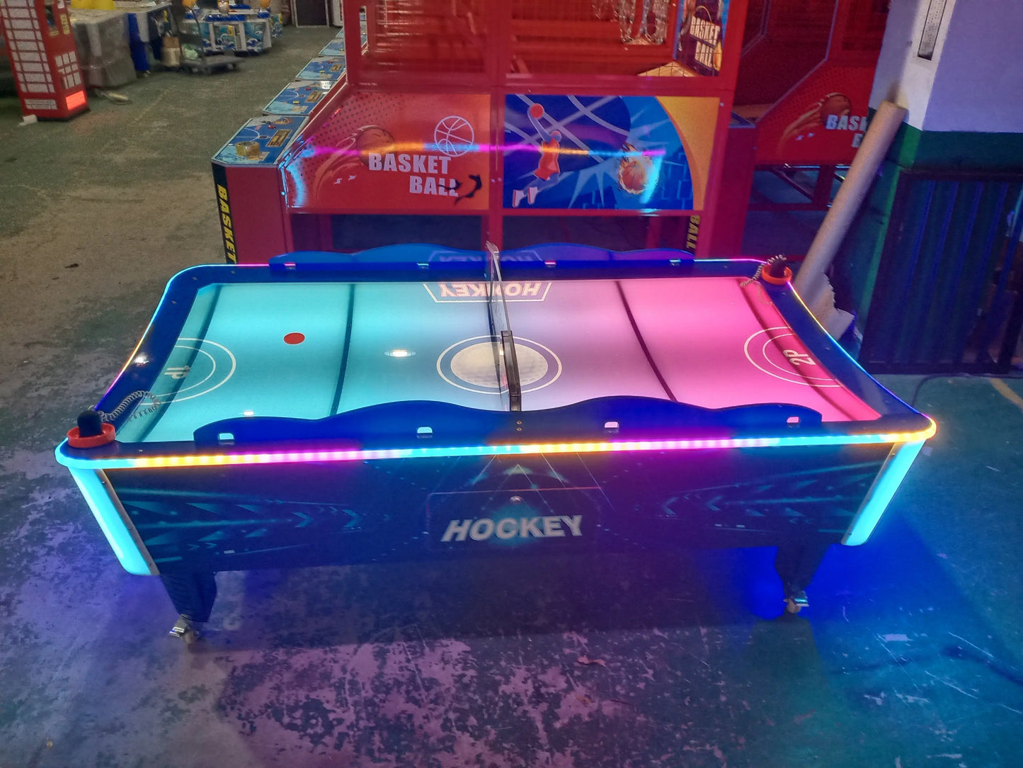 Curved-Surface-Air-Hockey-Arcade-Game-Machine-Classic-Sport-Air-Hockey-Table-Tomy-Arcade