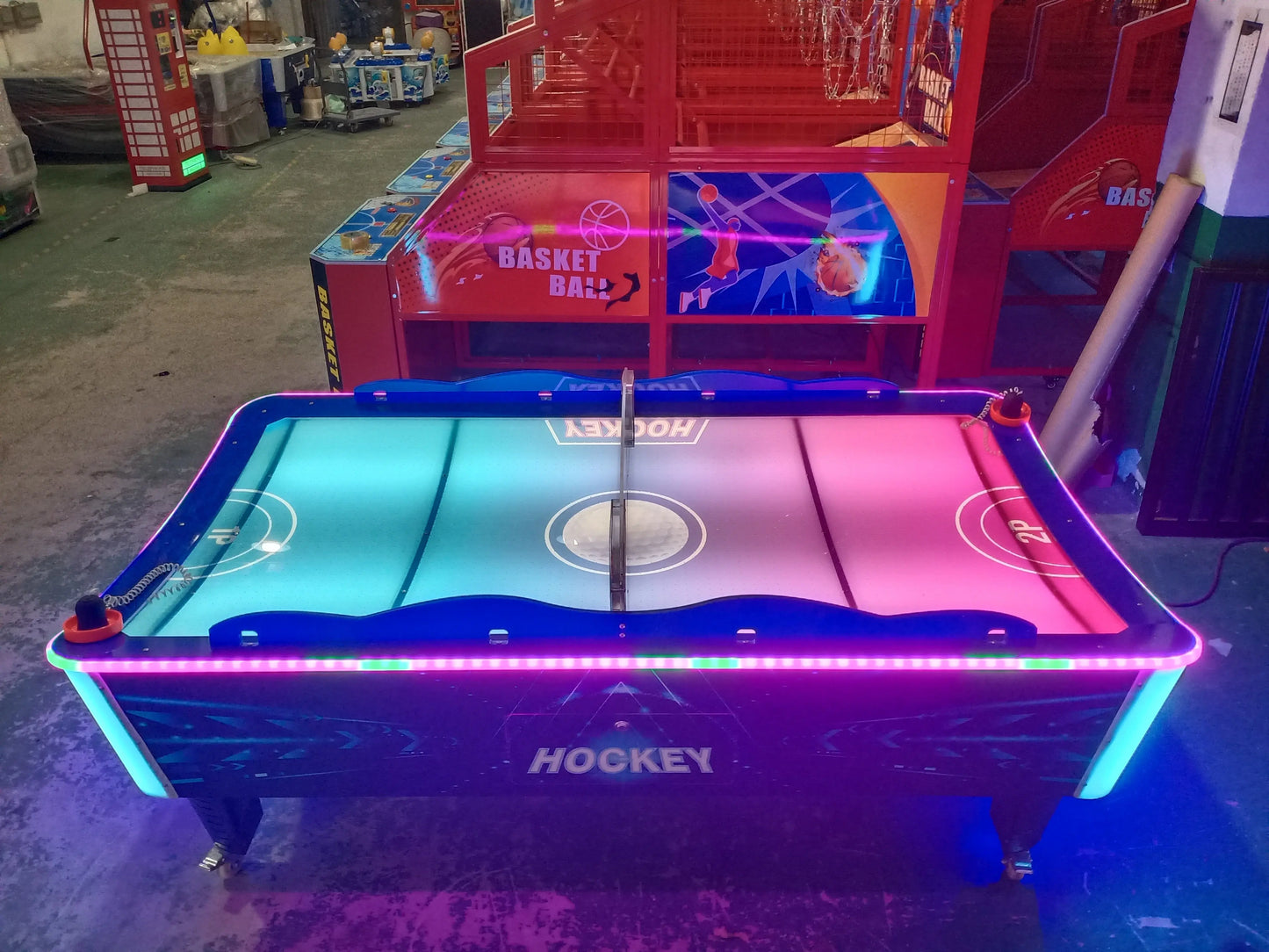 Curved-Surface-Air-Hockey-Arcade-Game-Machine-Classic-Sport-Air-Hockey-Table-Tomy-Arcade