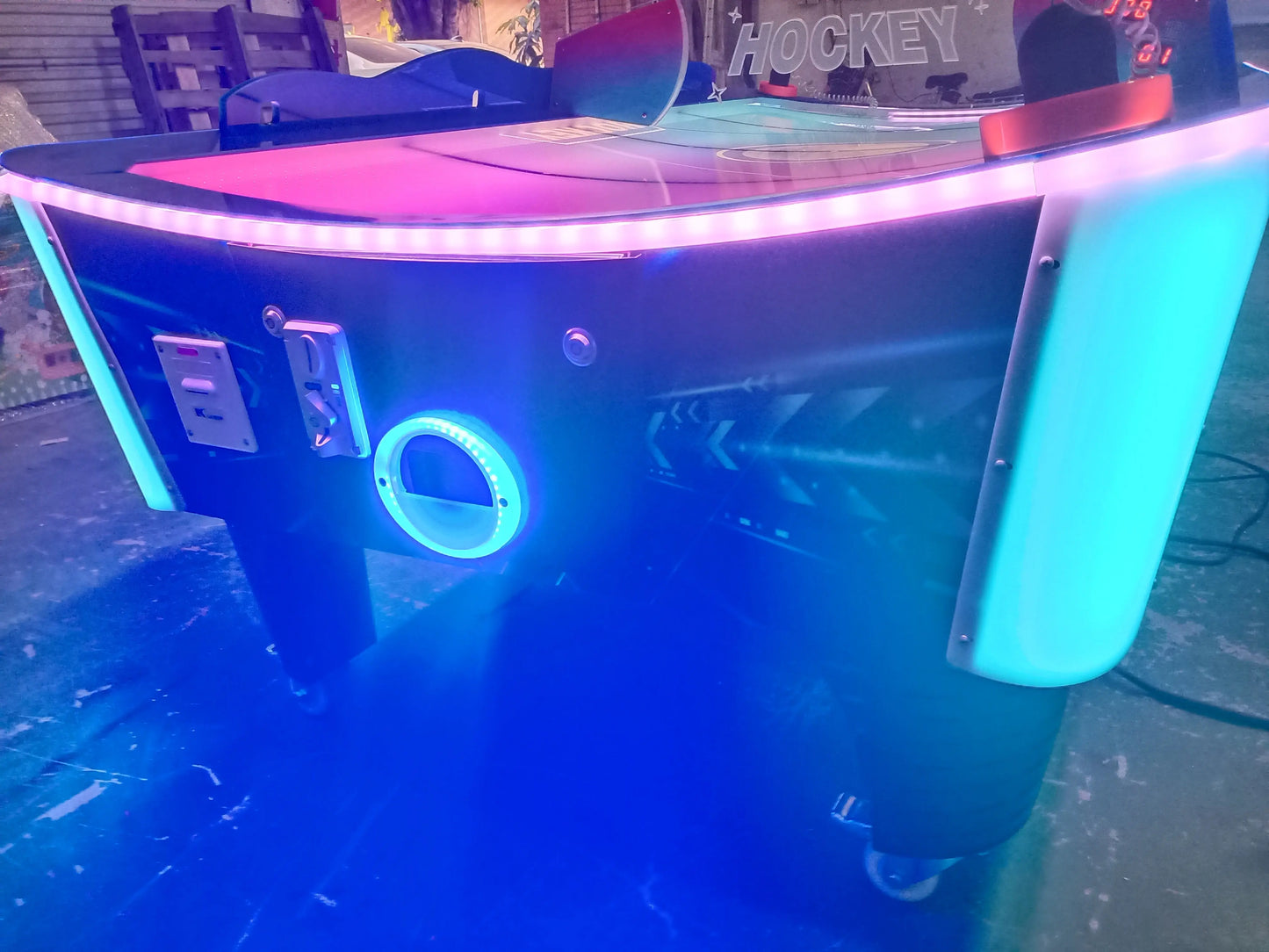 Curved-Surface-Air-Hockey-Arcade-Game-Machine-Classic-Sport-Air-Hockey-Table-Tomy-Arcade