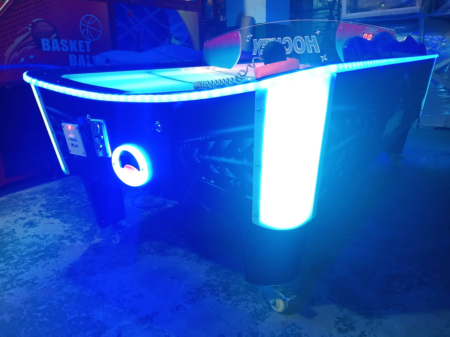 Curved-Surface-Air-Hockey-Arcade-Game-Machine-Classic-Sport-Air-Hockey-Table-Tomy-Arcade