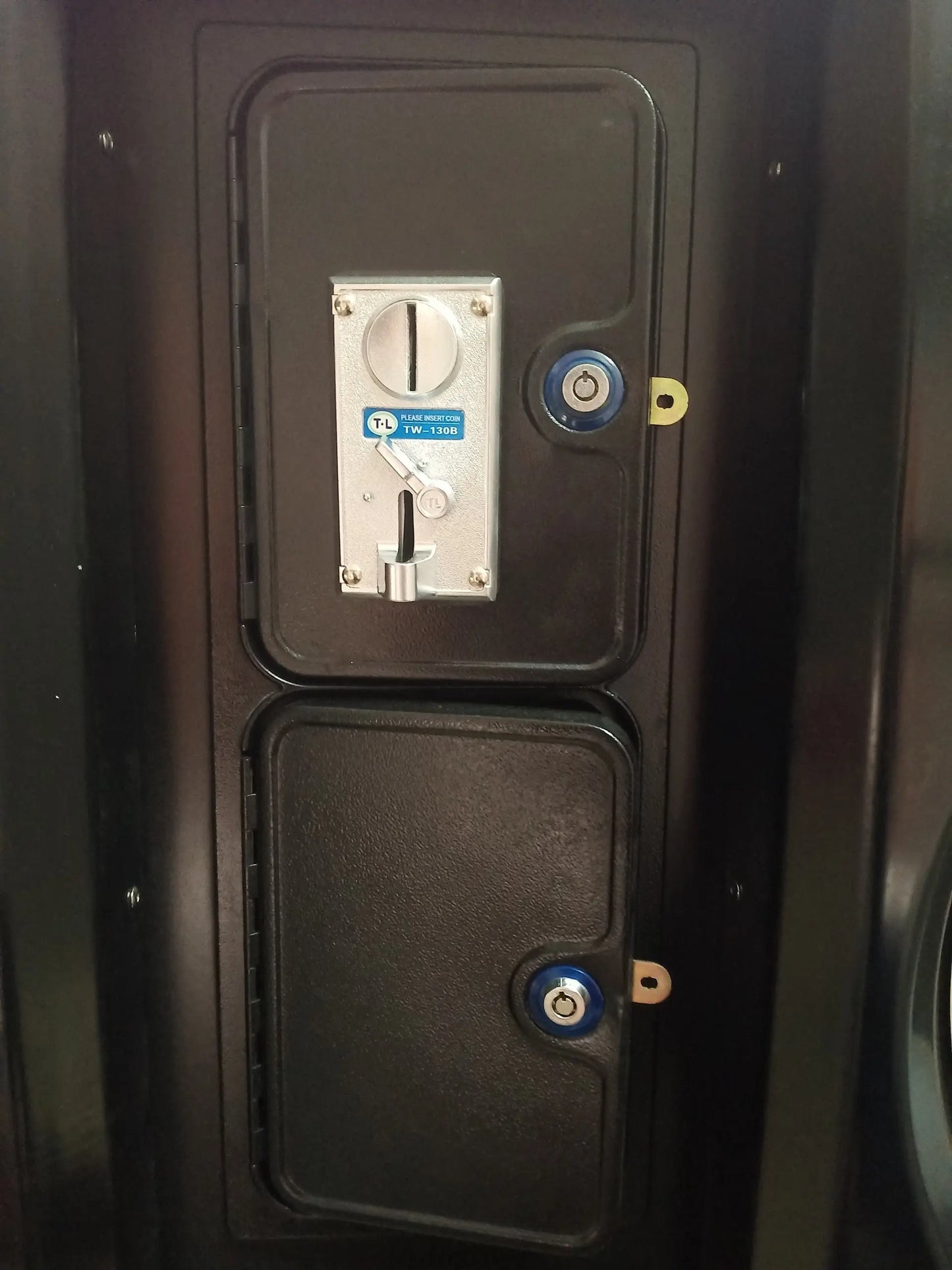 pump-it-up-piu-infinity-Amusement-Coin-Operated-dancing-musice-Video-game-machine-Tomy-Arcade