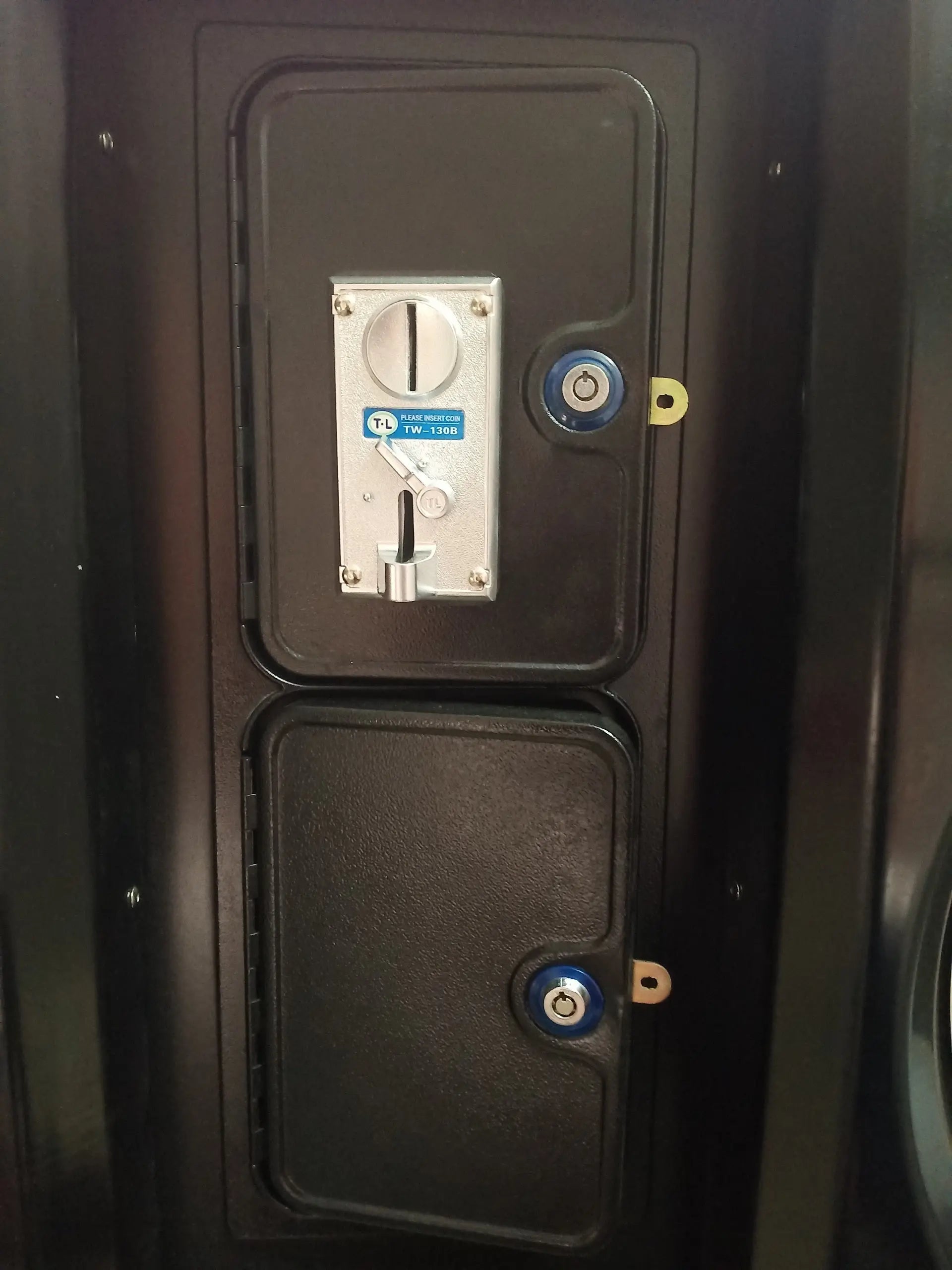 pump-it-up-piu-infinity-Amusement-Coin-Operated-dancing-musice-Video-game-machine-Tomy-Arcade