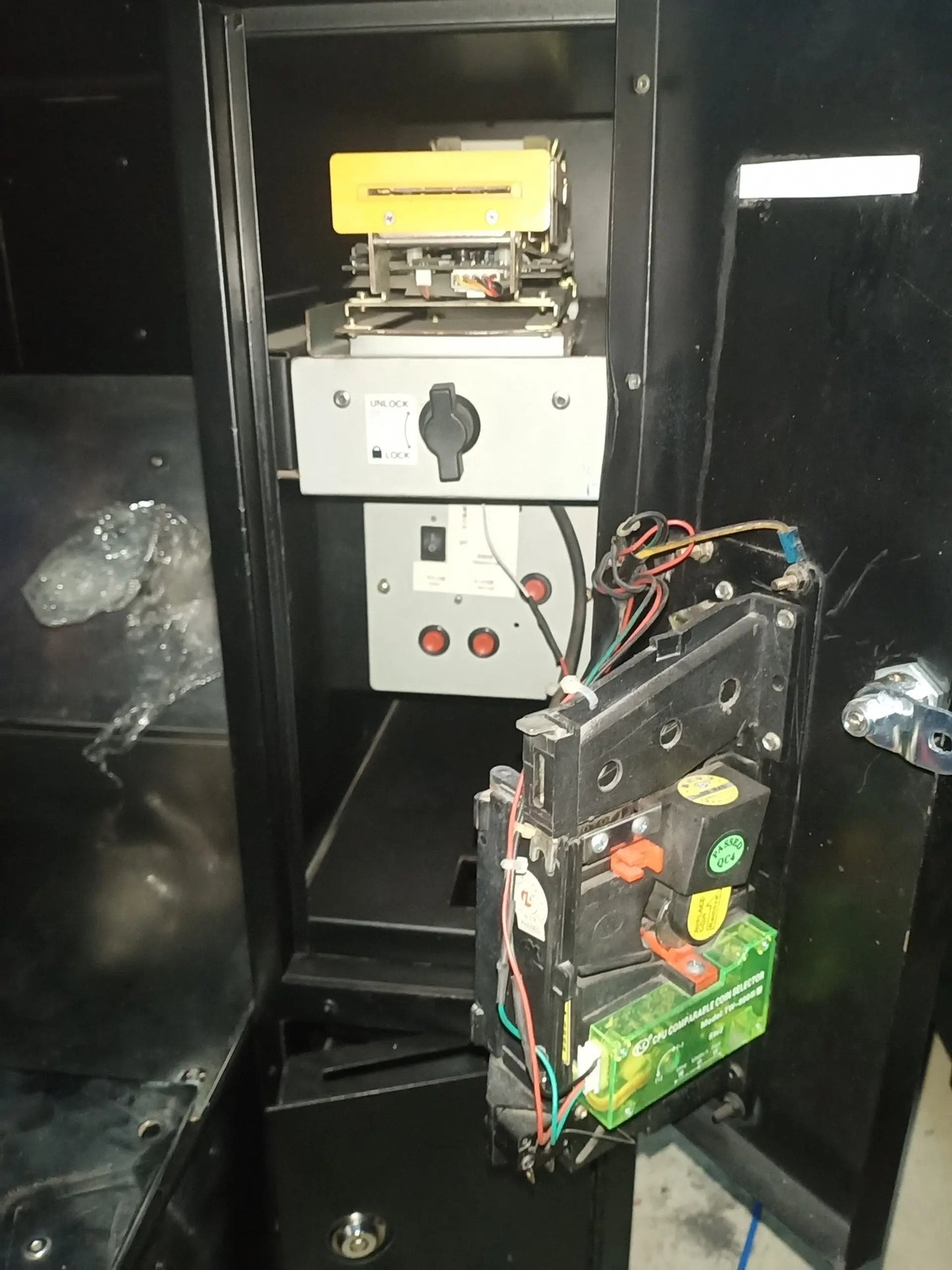 Mario-Kart-Driving-car-game-machine-Mario-kart-Gp2-classic-Racine-games-Best-Price-Tomy-Arcade