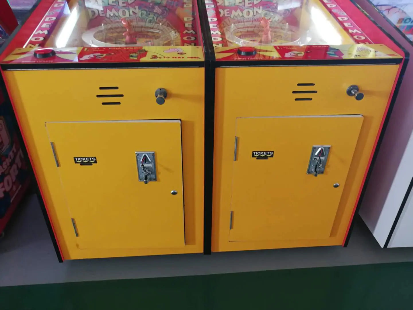 Speedy-Pizza-Speed-Demon-game-machine-Amusement-Coin-Operated-Lottery-Ticket-Redemption-Electronic-games-Tomy-Arcade