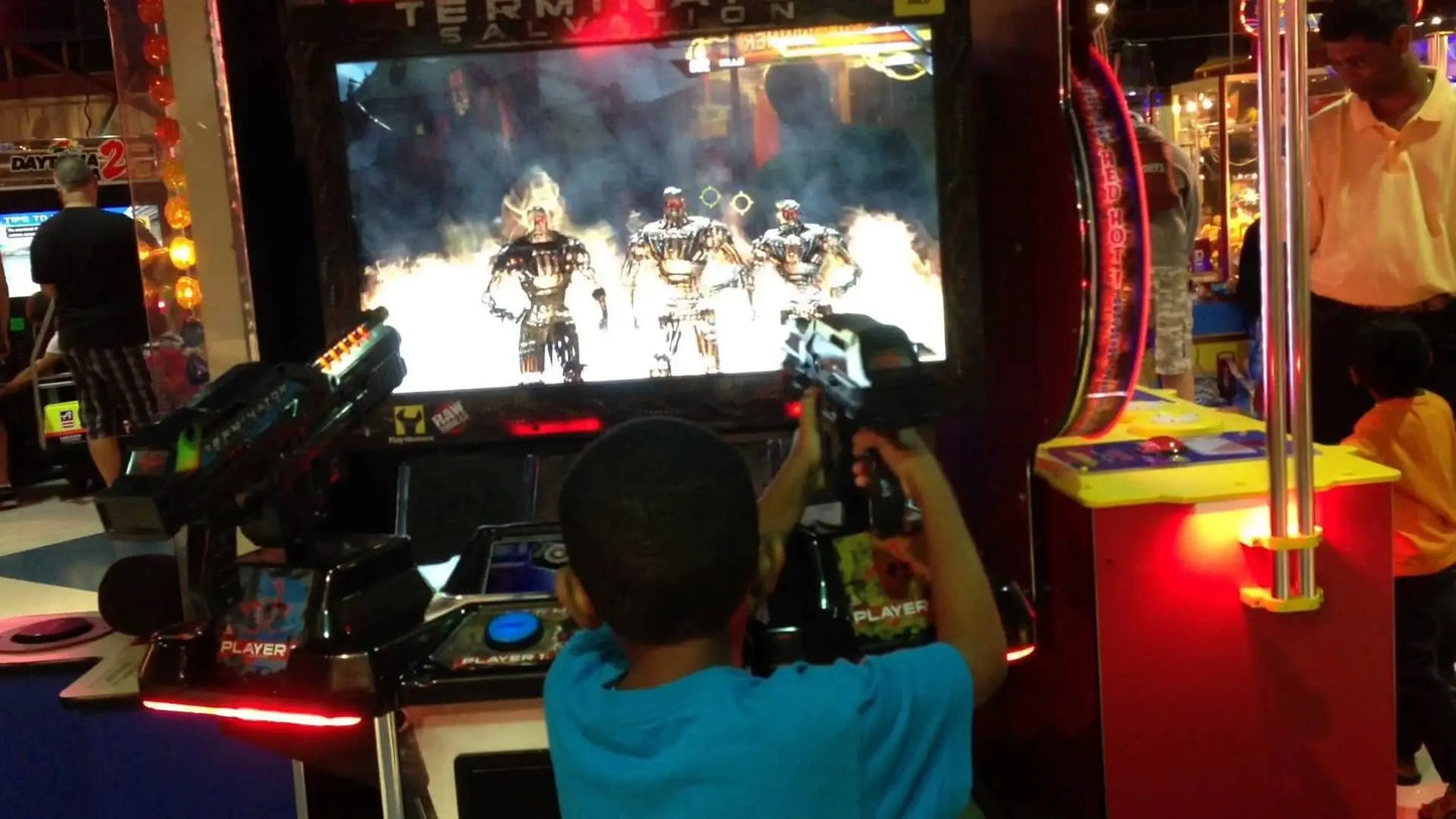 Terminator-Salvation-Shooting-arcade-game-machine-China-Direct-Gun-Shooter-video-games-Tomy-Arcade