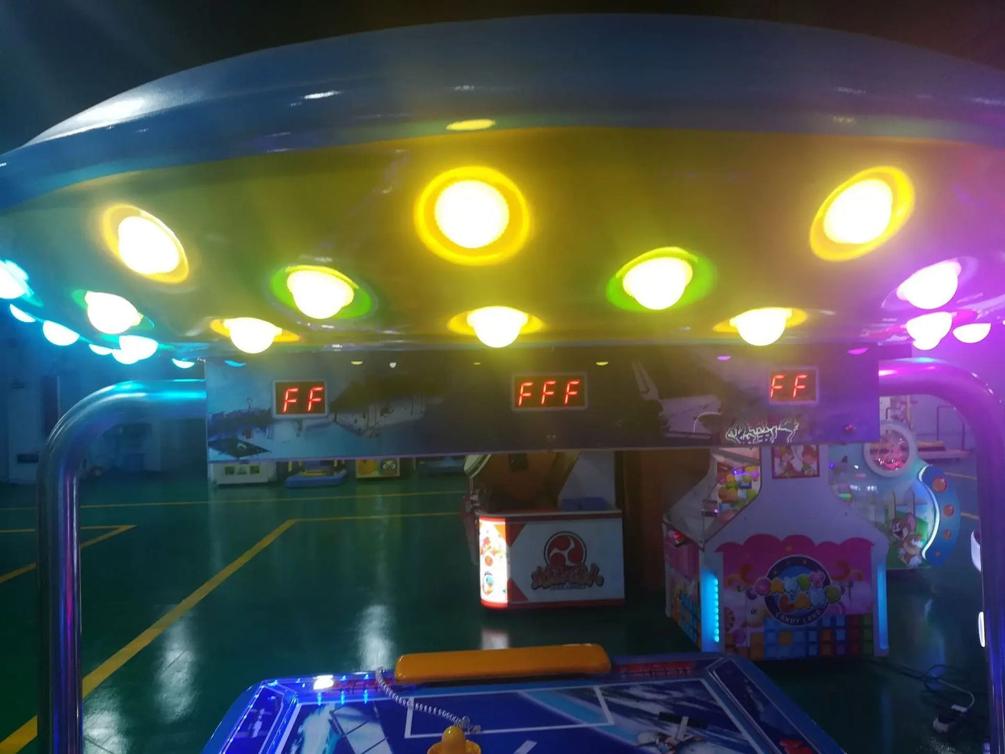 Universe-Air-Hockey-Sports-Co-op-Arcade-game-machine-Tomy-Arcade