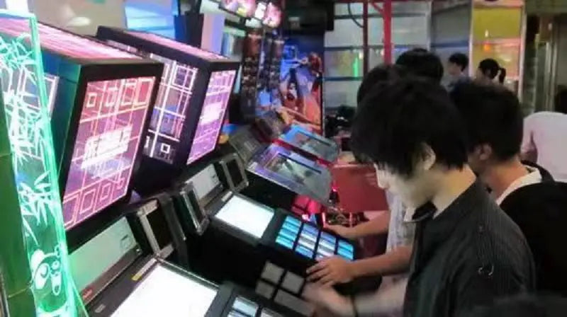 Bemani-Jubeat-Musical-Rhythm-Game-Retro-Konami-Retro-machines-tomy-arcade